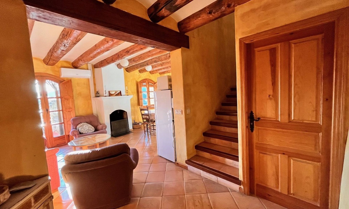 Ainsa House | Cottage with terrace and garden