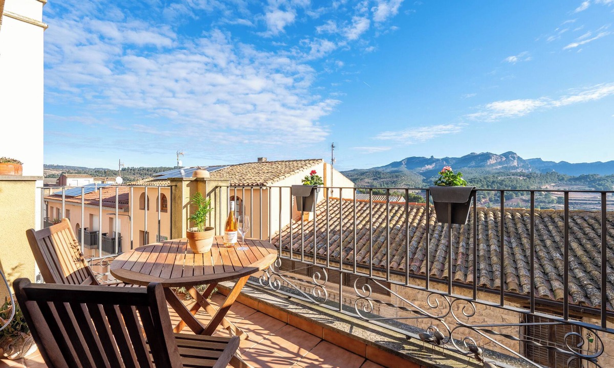 Bot House | Country House 'Ca Lazaro' with Mountain View, Private Terrace and Wi-Fi