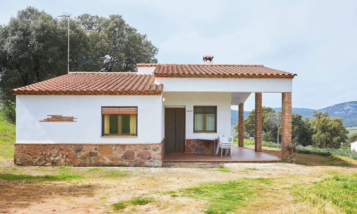 Aldeaquemada House | Country House 'Casa La Encina' with Mountain View, Shared Pool and Air Conditioning