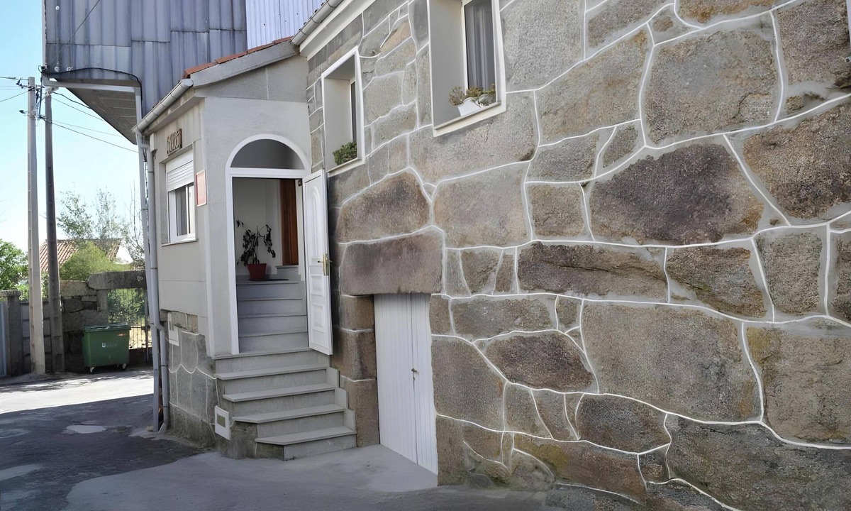 Requias House | Country House 'Chuca' with Lake View and Wi-Fi