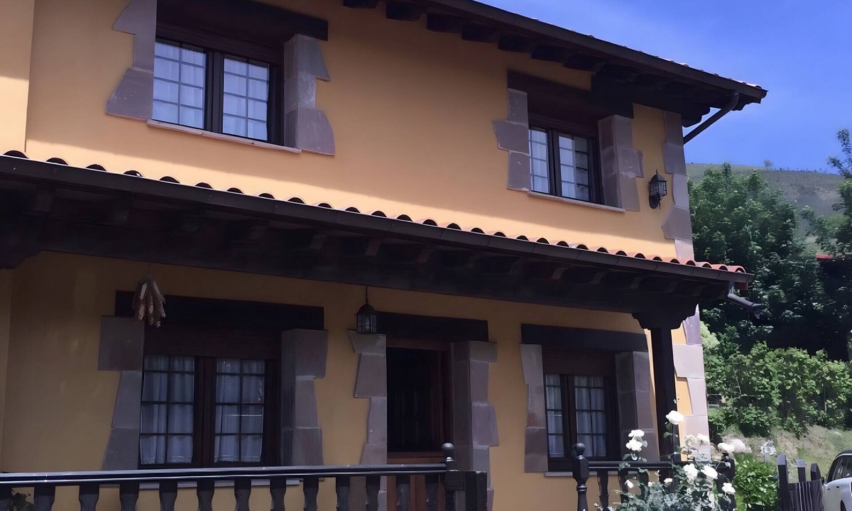 Celucos House | Country House 'Los Avellanos 2' with Mountain View, Private Terrace and Private Garden