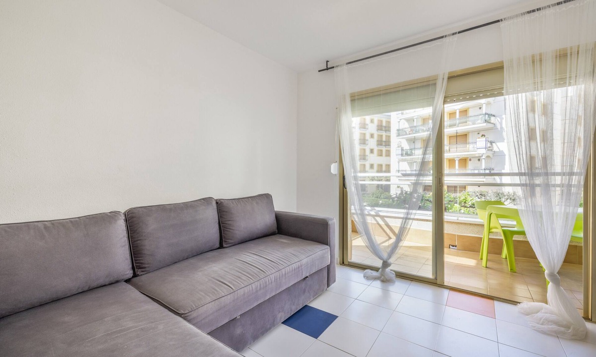 El Mas Mel Apartment | Cozy Apartment in Calafell with Terrace, Garage Included, and Pets Welcome
