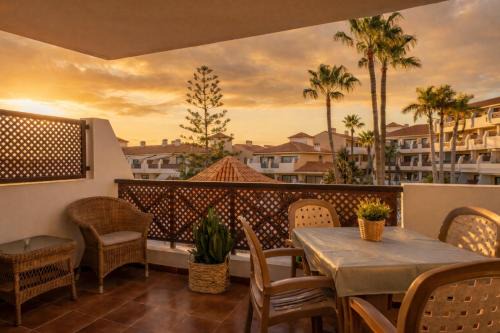 San Miguel de Abona Apartment | Cozy Apt Heated Pool Terrace AirCo Golf