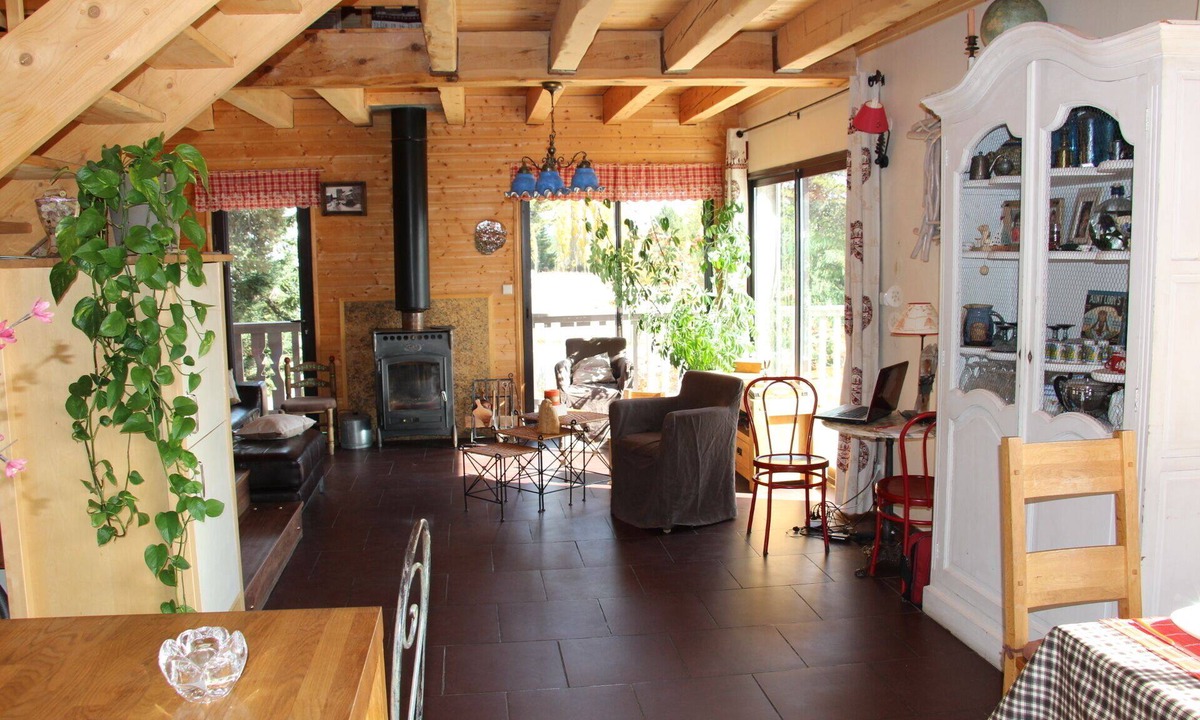 Font-Romeu-Odeillo-Via Ski Chalet | Cozy Mountain Chalet Top Floor – Wellness Escape in Font-Romeu