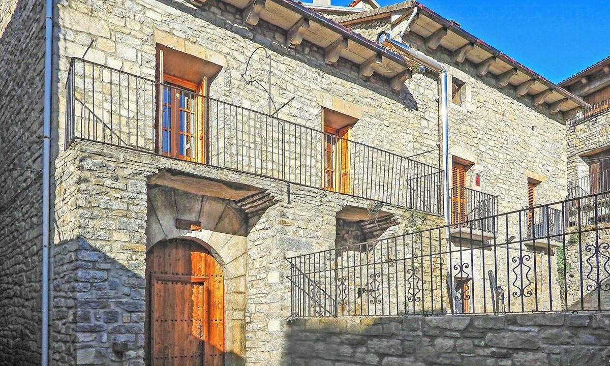 Boltana House | Cozy Stone House in the Aragonese Pyrenees