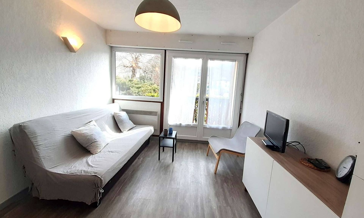 Vignec Apartment | Cozy T2 Apartment for 6 with Balcony, Parking, Gym Access in Saint-Lary-Soulan
