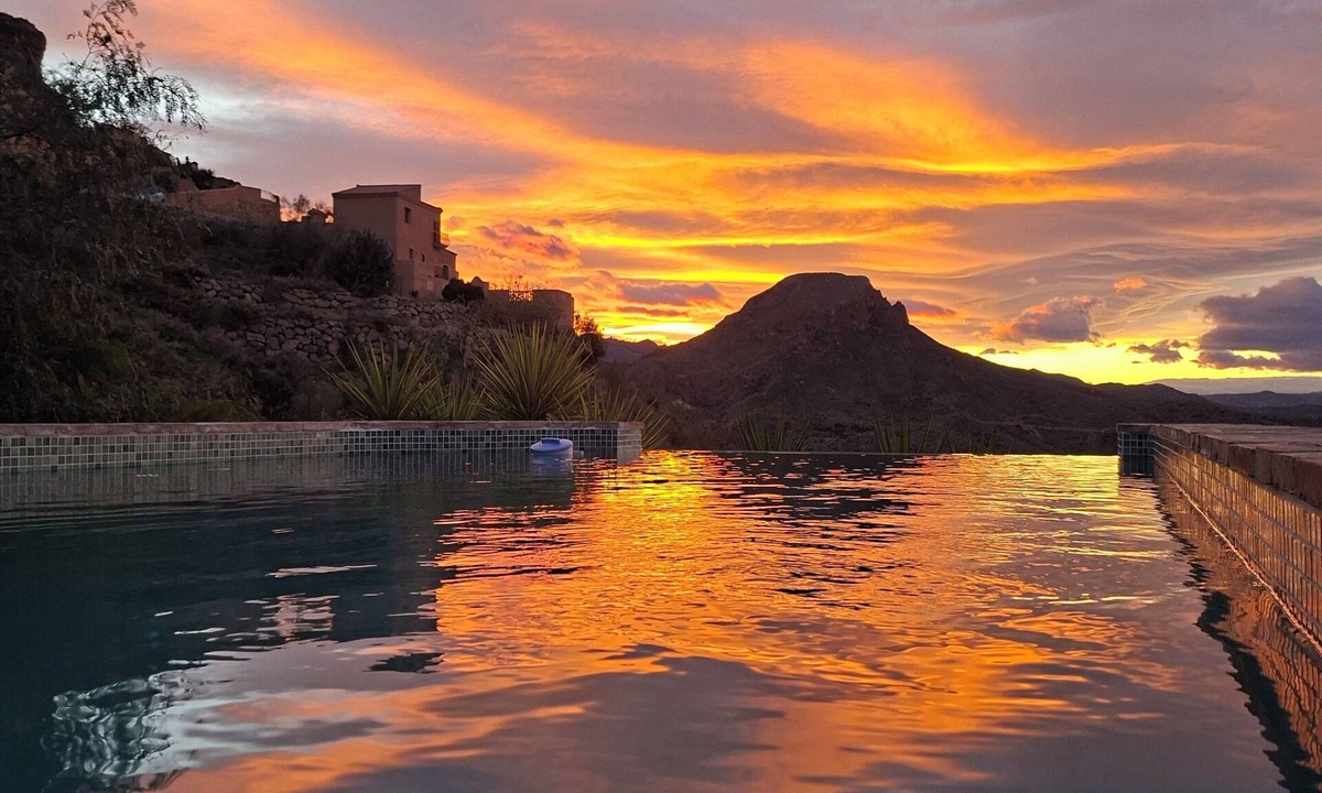 Turre Villa | Cozy villa with infinity pool in the mountains of Sierra Cabrera