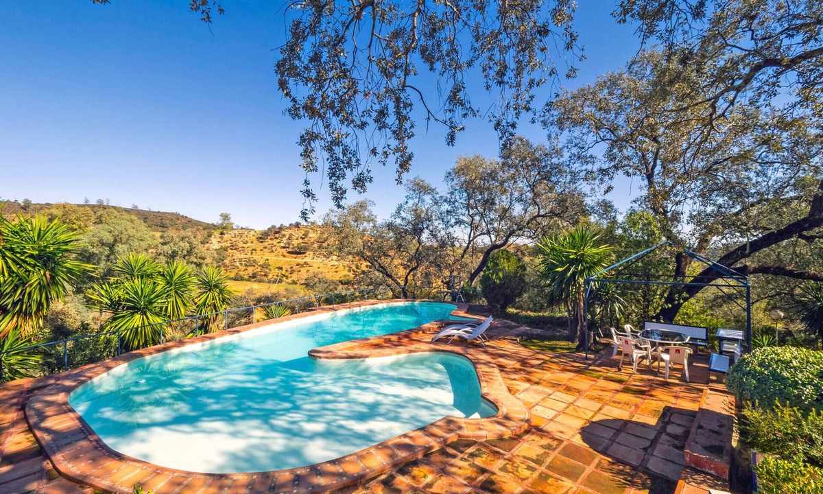 Guillena Cottage | Cubo's Quinta de los Cisnes & minigolf included/private pool/free wifi/relax