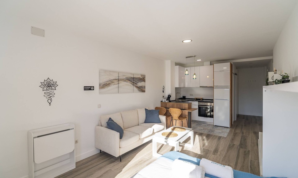 Torremolinos Apartment | Cubo's San Francisco Town Center Apartment/urban/terrace/air conditioning/free wifi