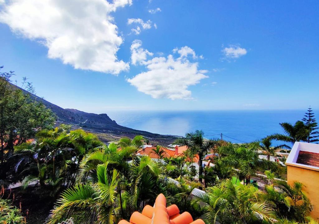 Las Indias Apartment | Deluxe suite with direct view of the Atlantic Ocean, pool