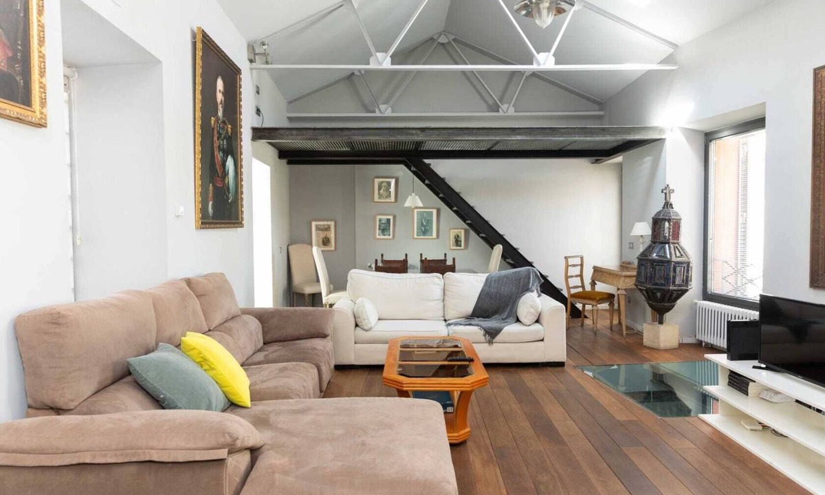 Segovia House | Detached house with garage and private garden in the center of Segovia