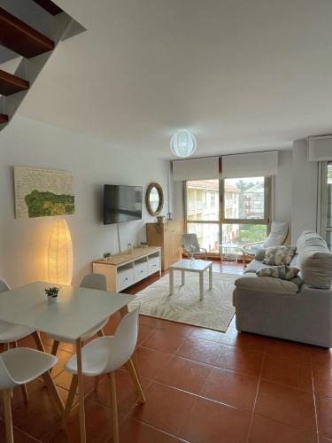 San Vicente de la Barquera Apartment | Duplex 1aLinea PLAYA Incluye PARKING PRIVADO y TRASTERO Wifi FIBRA alta velocidad
