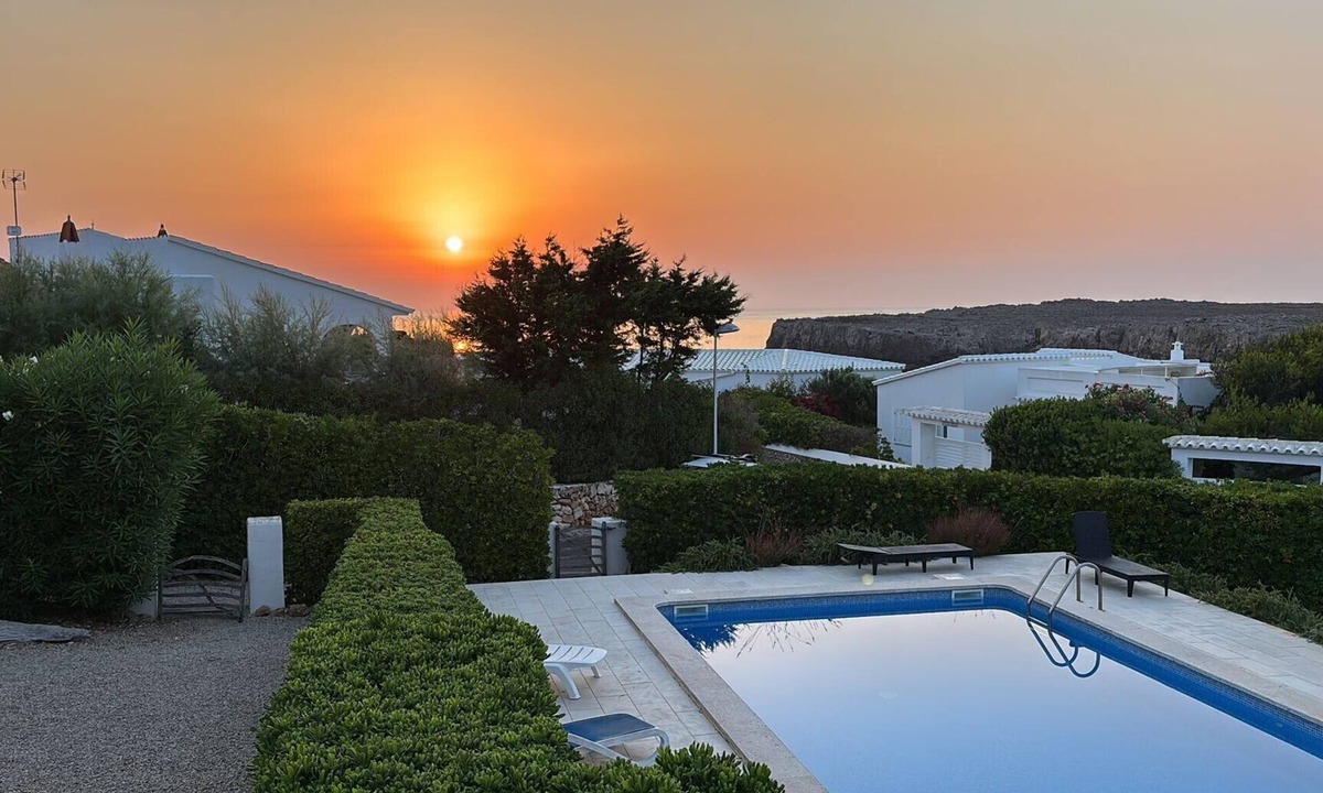 Punta Grossa Ski Chalet | Duplex Laura in Punta Grossa with Sea View, Shared Pool, Private Terrace and Garden