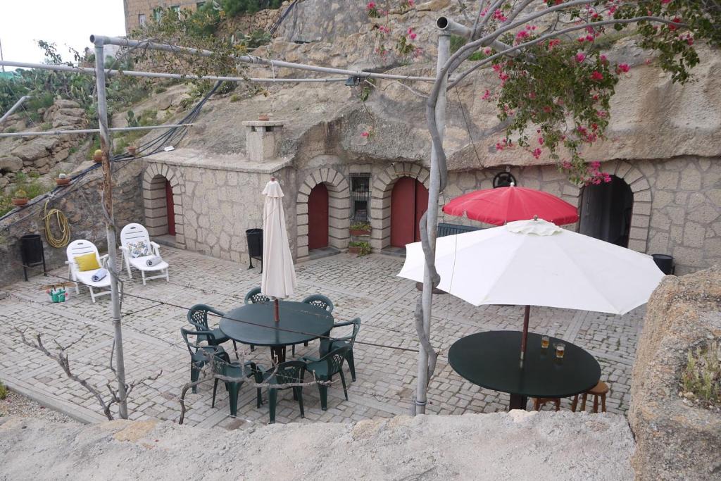Chimiche House | Eco Holidays Cave House Justine