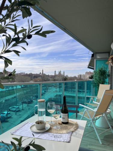 Barrio de Jesus Apartment | El Balcón del Ebro by Alogest- Vistas, piscina y 2 parking