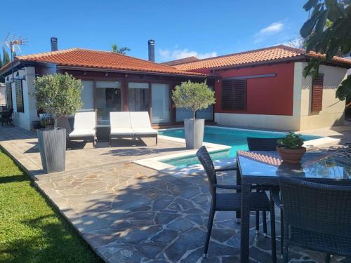 Juan Fernandez House | El Edén