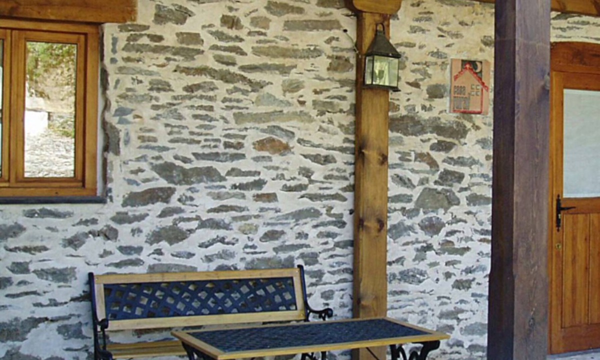 Lazado Cottage | El Llao, cozy cottage for 2/4 people with fireplace.