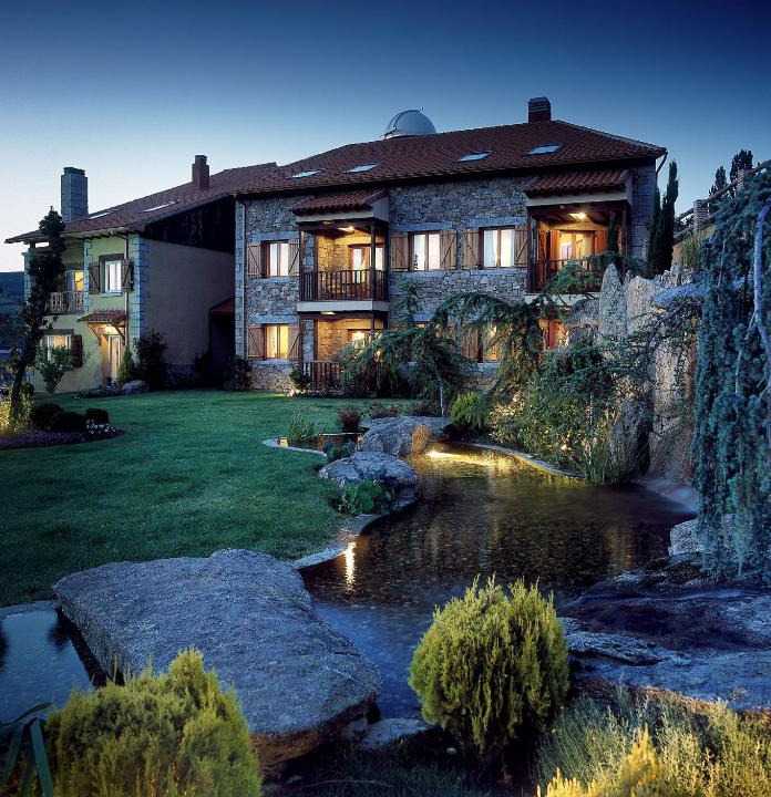 Hoyos del Espino Hotel | El Milano Real