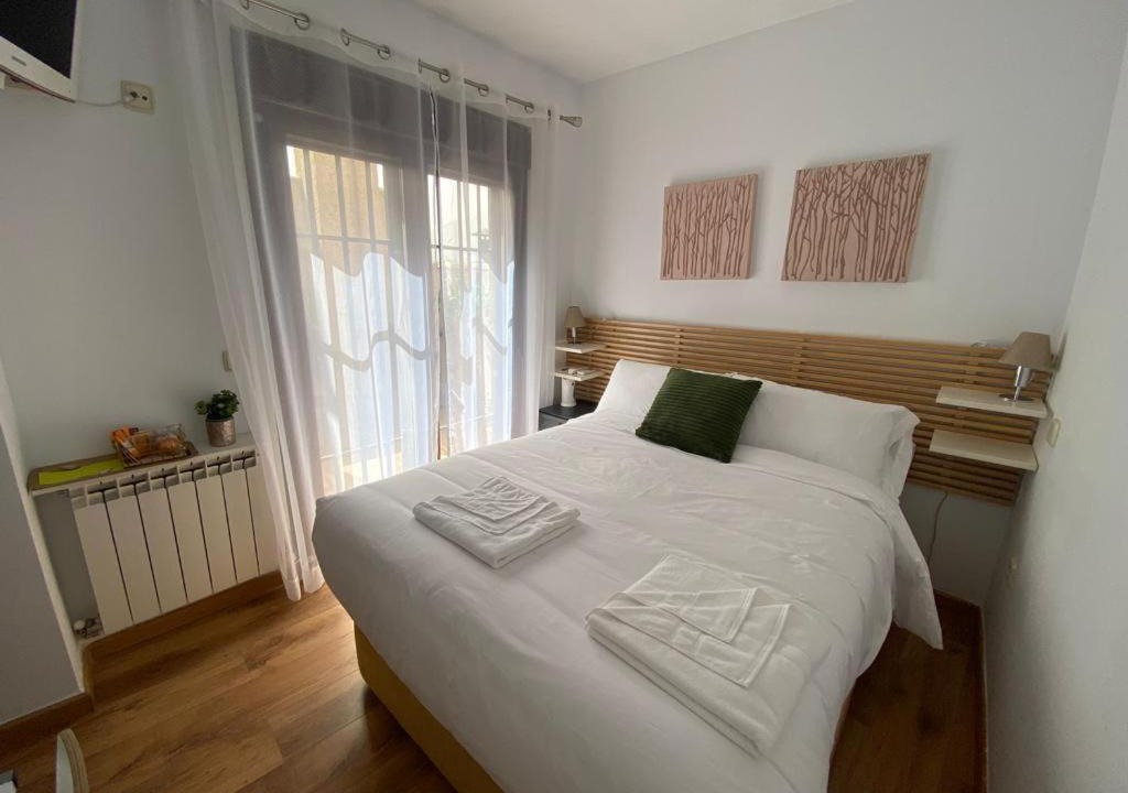 Lozoyuela Bed & Breakfast | El Mondalindo Habitación intima con patio