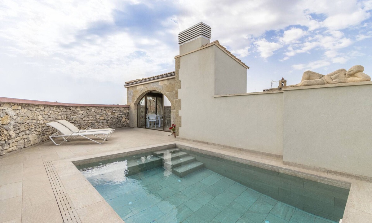 Els Plans de Sio House | El Paller de Cal Maso, adapted rural accommodation, in Hostafrancs