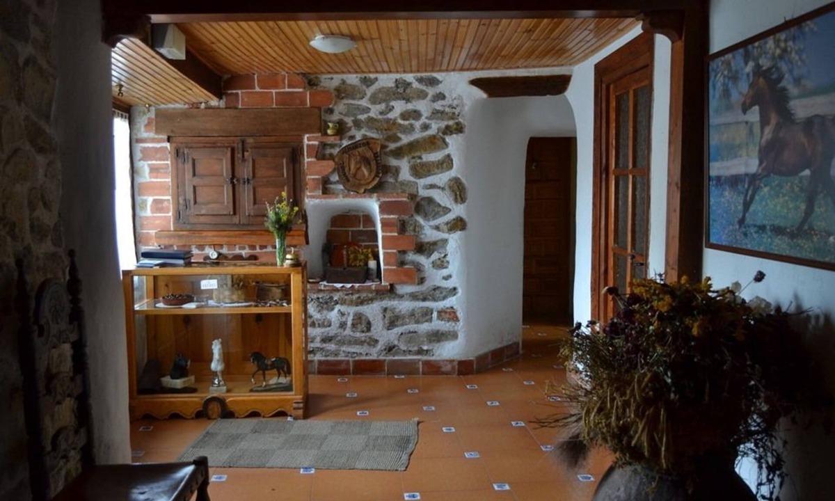 Navarredonda de Gredos Hostel | El Refugio de Gredos - Hostel