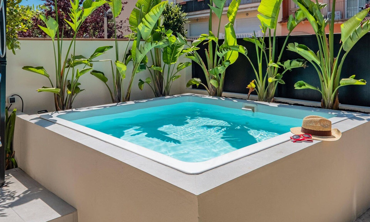 Palamos House | Elegant Retreat: Private Pool, Near Platja Gran, Modern Amenities