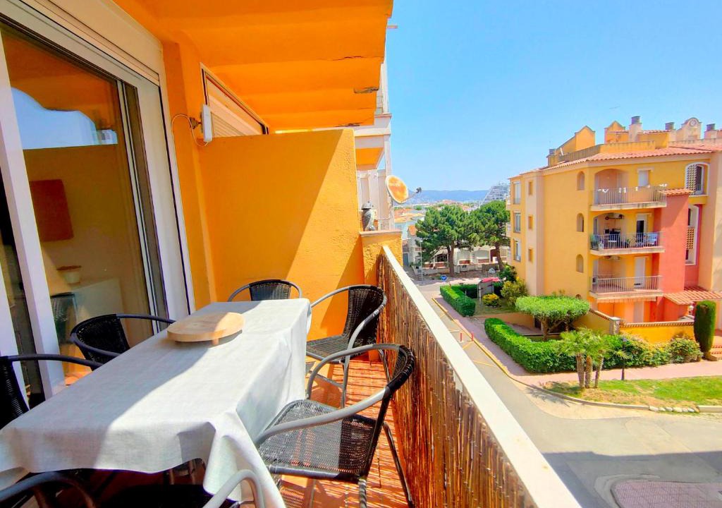 Empuriabrava Apartment | Empurialola -Apartamento en el centro a 200 m de la playa en Empuriabrava- 135