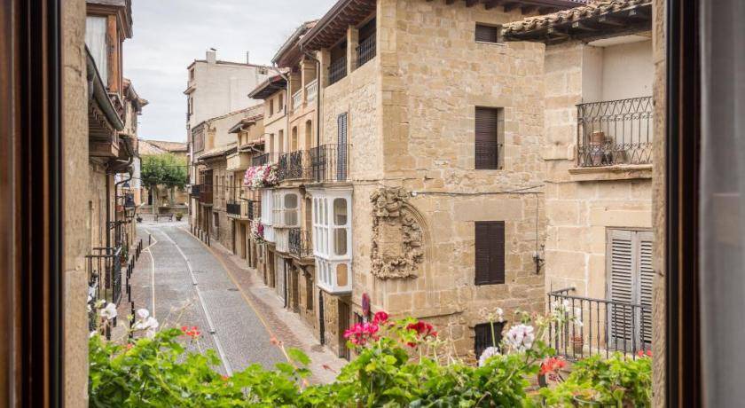 San Vicente de la Sonsierra Hotel | 30 m² Hotel ∙ 5 guests