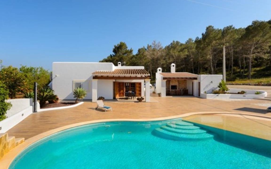 Santa Gertrudis Villa | 180 m² Villa ∙ 2 bedrooms ∙ 4 guests