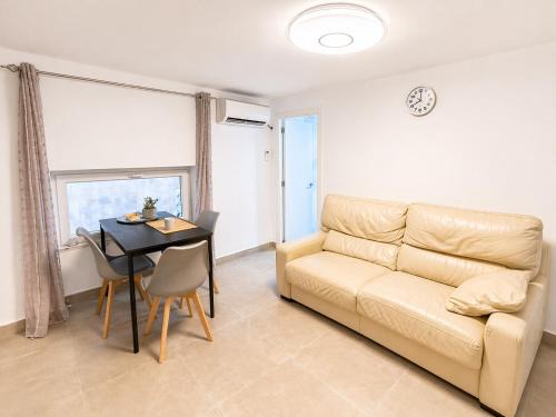 San Anton Apartment | Esperanza 10 - Newly Renovated 2BR, Central Alicante