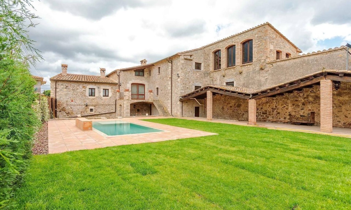 Bordils Villa | Espléndida Masía con Piscina Cerca de Girona