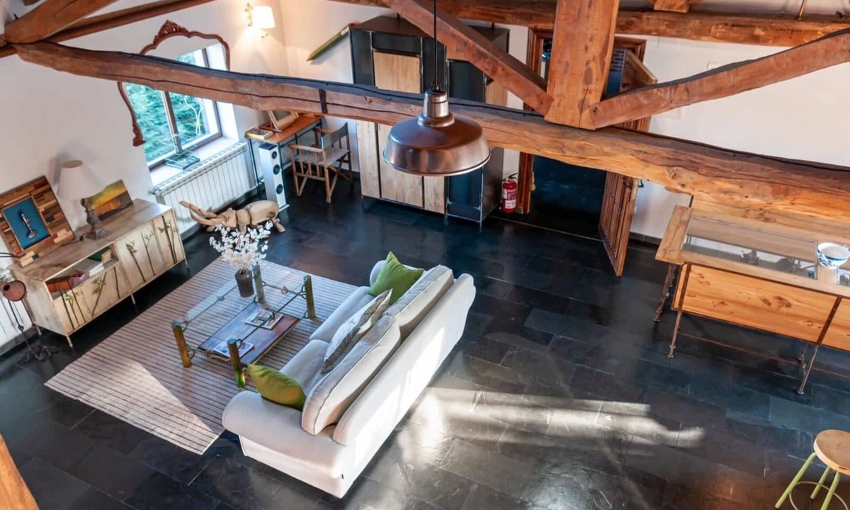 Tarilonte de la Pena Apartment | EXCLUSIVE APARTMENT WITH 3 DOUBLE ROOMS IN ARTISTIC BUILDING