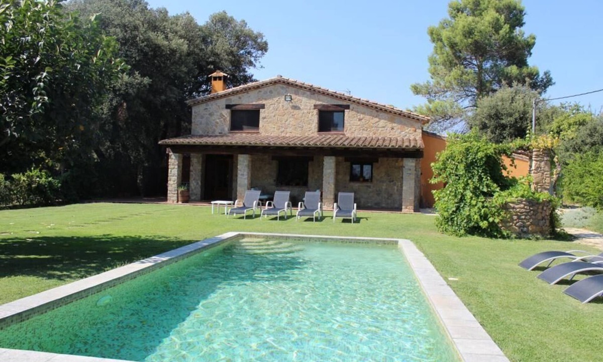 Llampaies Cottage | Fabulous traditional house in Costa Brava. Pool a/c and free wifi