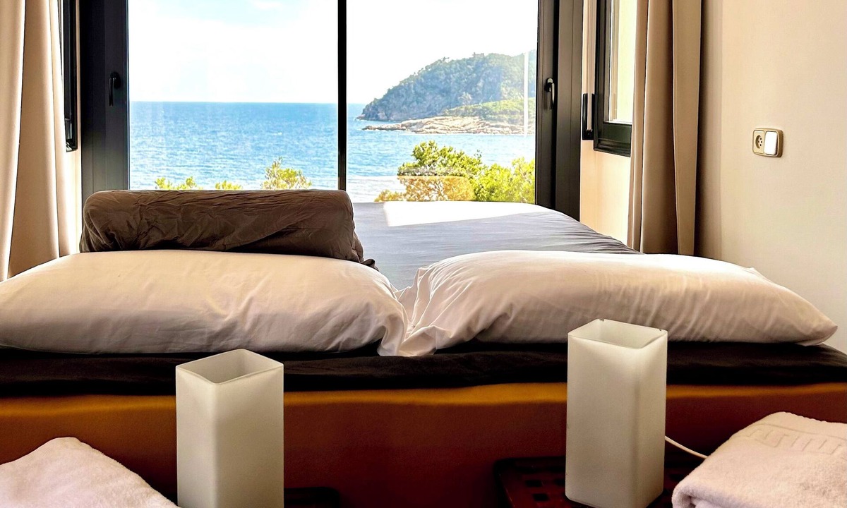 Tamariu House | Fantastic pet-friendly villa with direct access to the sea