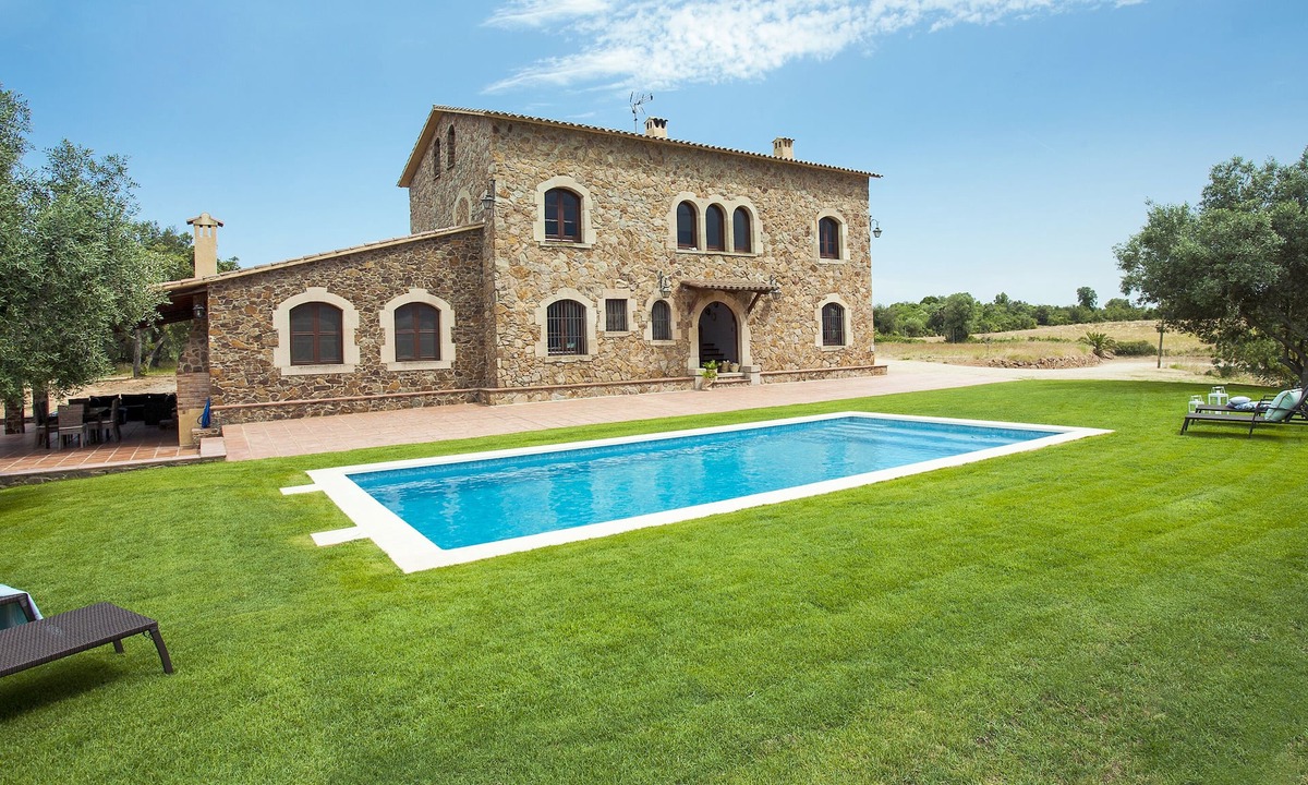 Llavia House | FARMHOUSE LLABIA EMPORDA HOUSE WITH SWIMMING POOL COSTA BRAVA 14 p