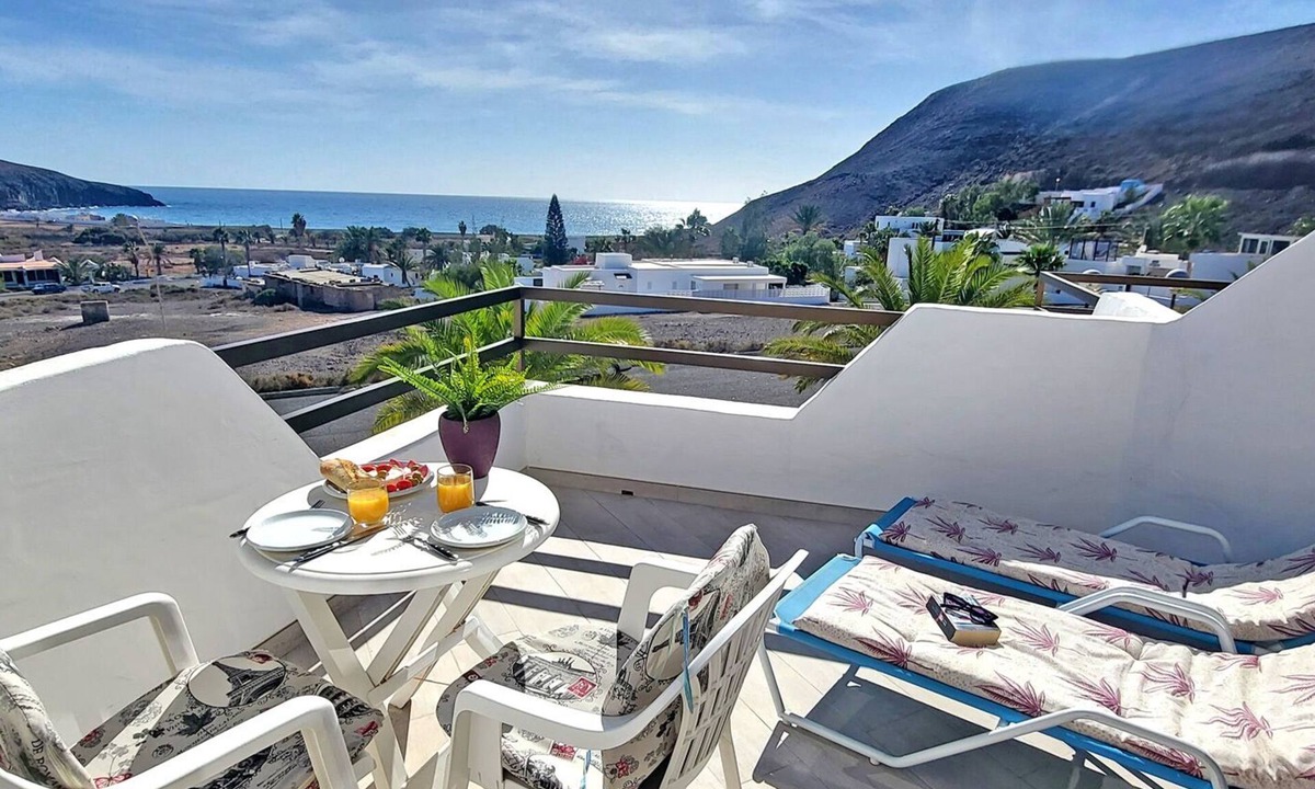 Giniginamar Apartment | Ferienwohnung Aurora in Giniginamar, Meerblick, Gemeinschaftspool