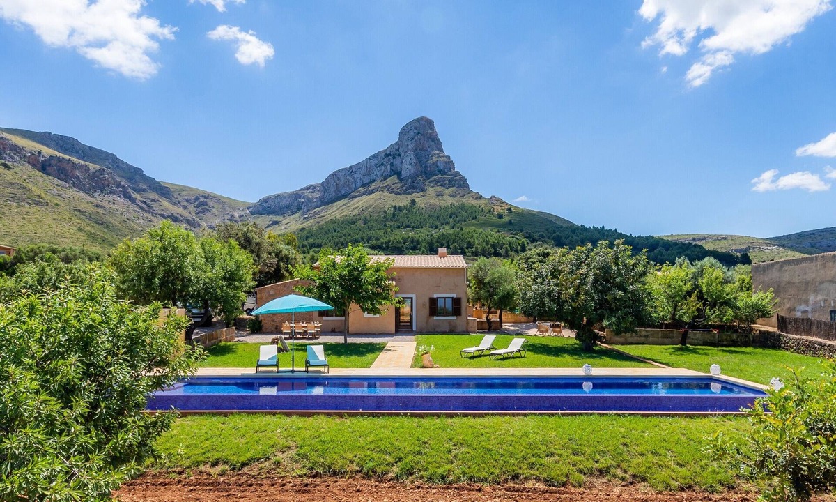 Arta Villa | Finca "Can Jaumi" with Sea Views, Pool and Wi-Fi