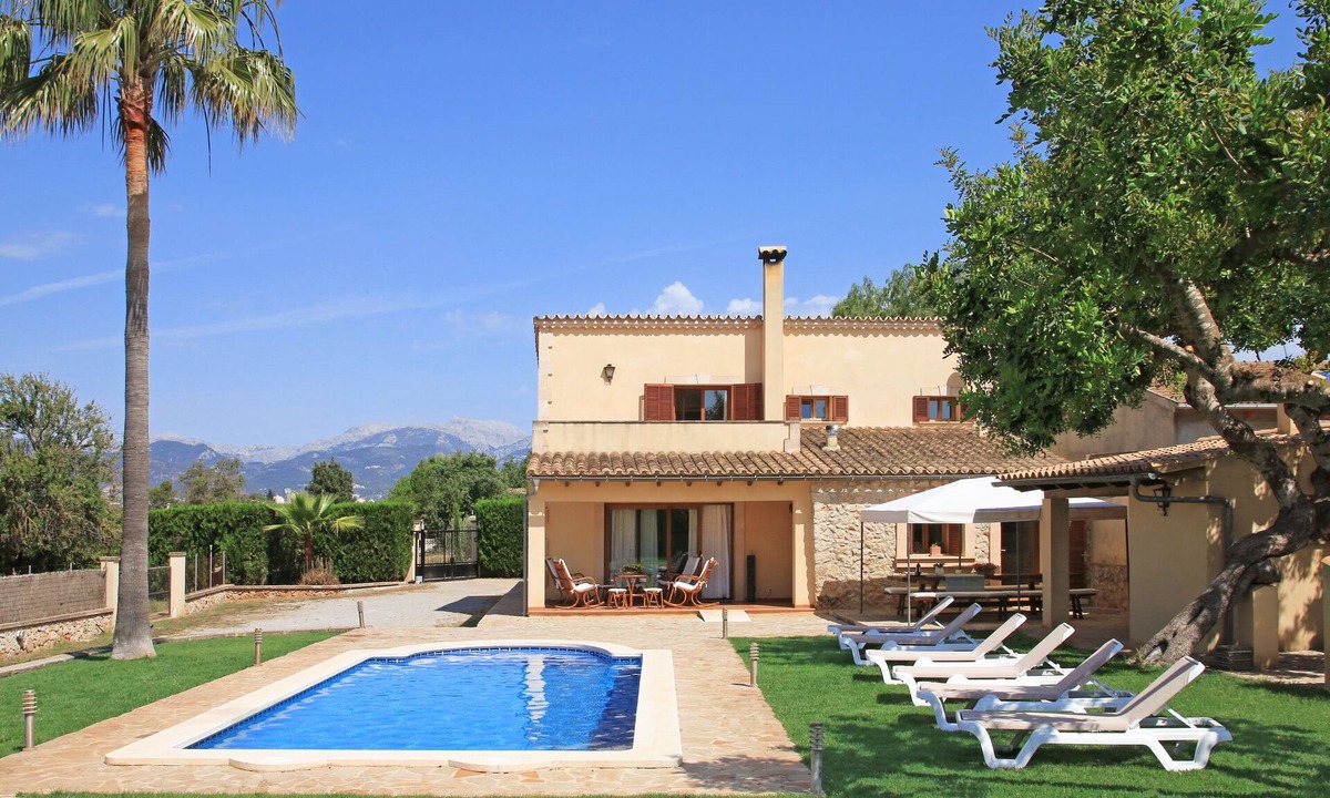Inca Ski Chalet | Finca Marti Ferrer: private swimming pool, garden, barbecue, WiFi, air conditioning.