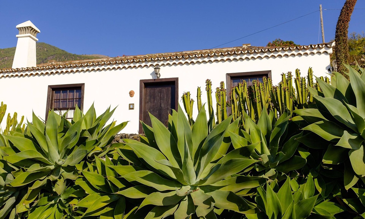 Tigalate Cottage | Finca Valentina - The Oven House