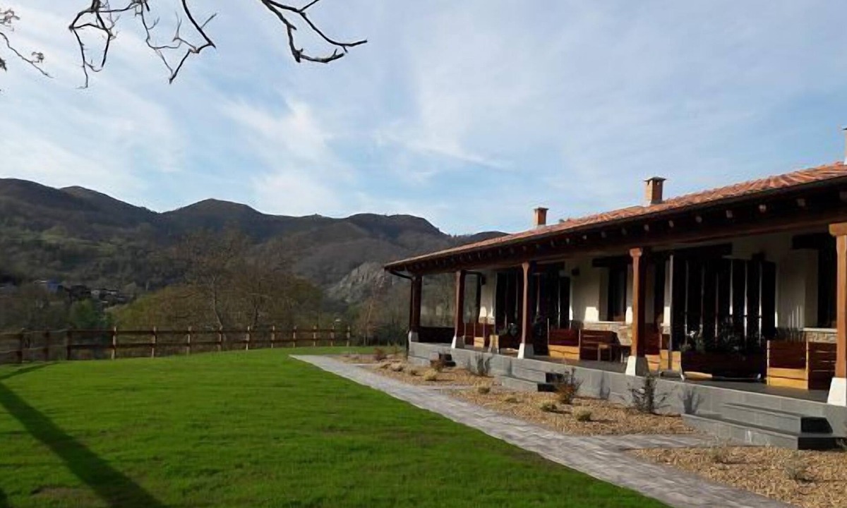 Soto de Cangas Cottage | Fuente El Güeyu apartments for 4 people