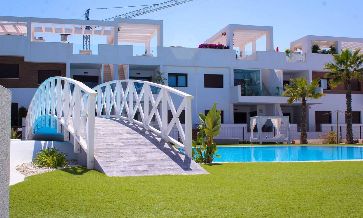 Los Balcones House | Furnished apt with big terrace overlooking famous pink lake in Los Balcones