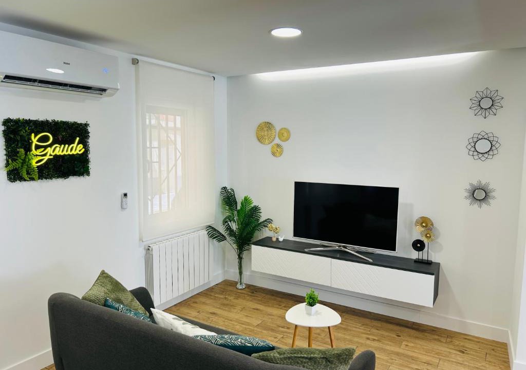 Albacete Apartment | Gaude - Apartamento de diseño con Patio -