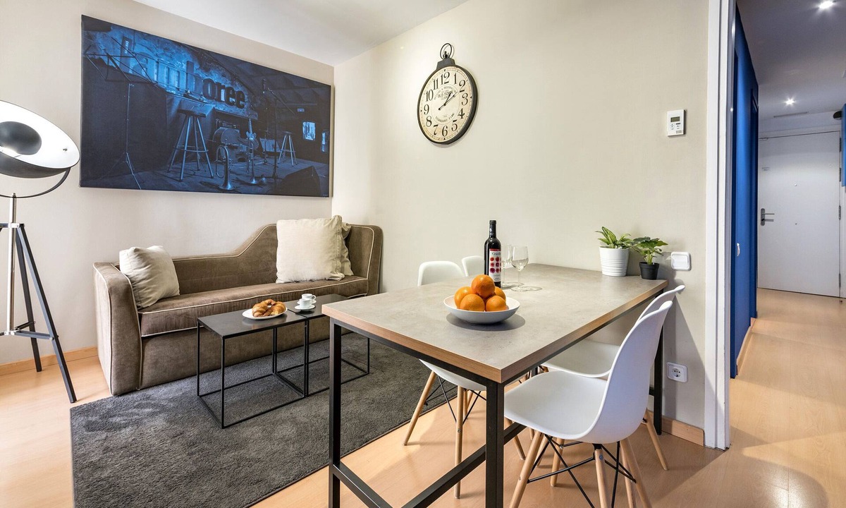 El Camp de l'Arpa del Clot Apartment | Great apartment in Sagrada Familia with 2 bdrm