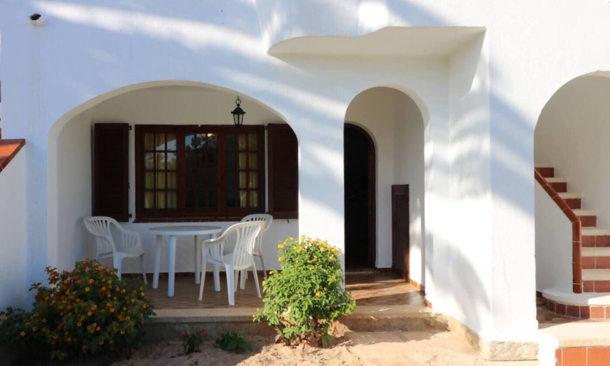 Son Bou Apartment | Ground-Floor Apartment in Son Bou with pool