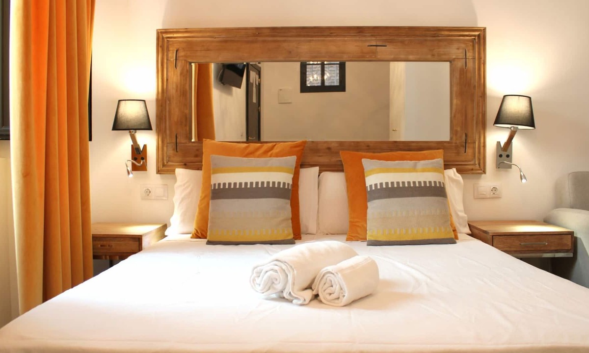 Historical Center Hotel | H.Doble San Eloy - One Bedroom Hotel, Sleeps 2