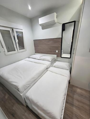 Lucero House | Habitación privada Madrid con baño compartido en Madrid
