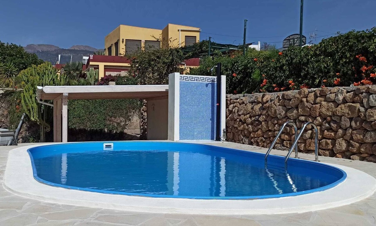 Villa de Arico Apartment | Holiday Apartment "Casa Tamara 1" with Sea View, Terrace & Wi-Fi