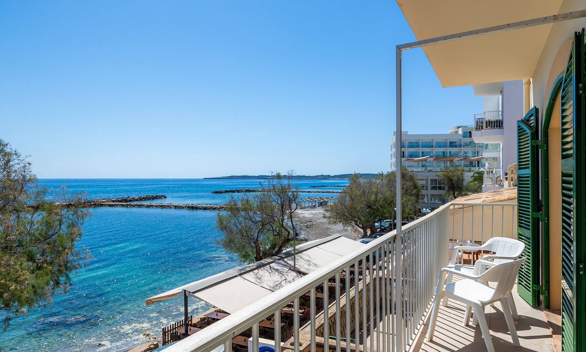 Cala Bona Apartment | Holiday Apartment "Duplex Voramar Mhm Seafront" with Sea View, Balcony & Wi-Fi