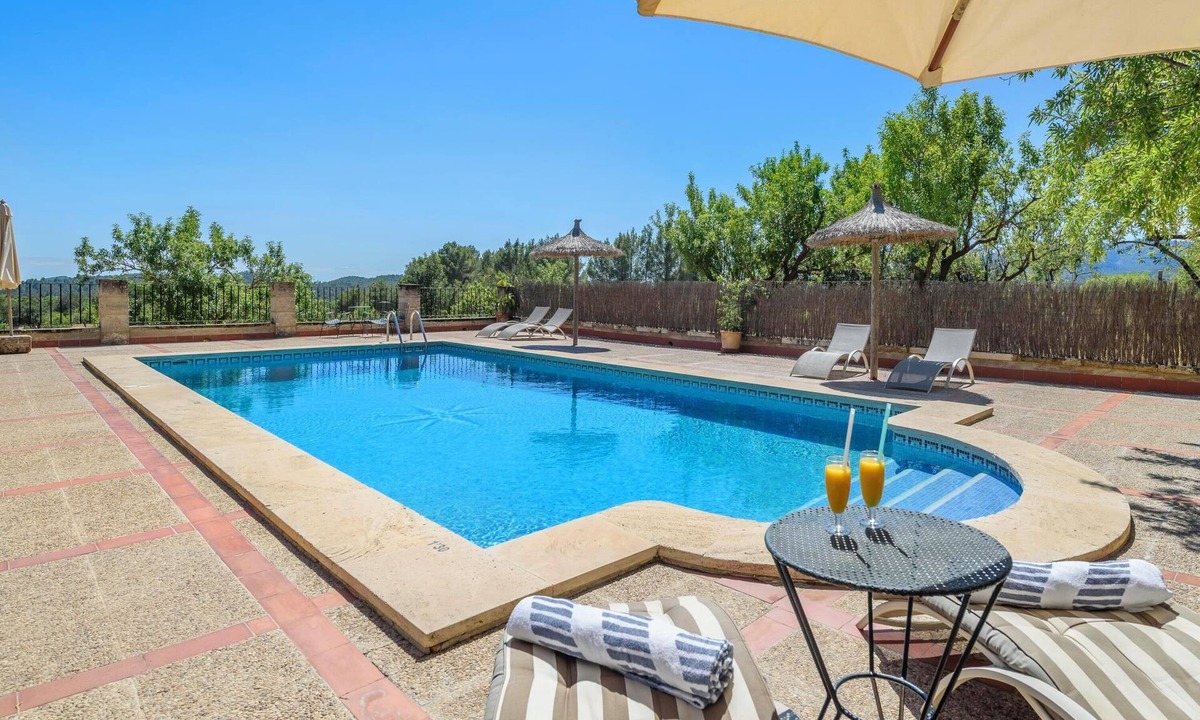Calvia Apartment | Holiday Apartment Son Malero with Shared Pool & Wi-Fi