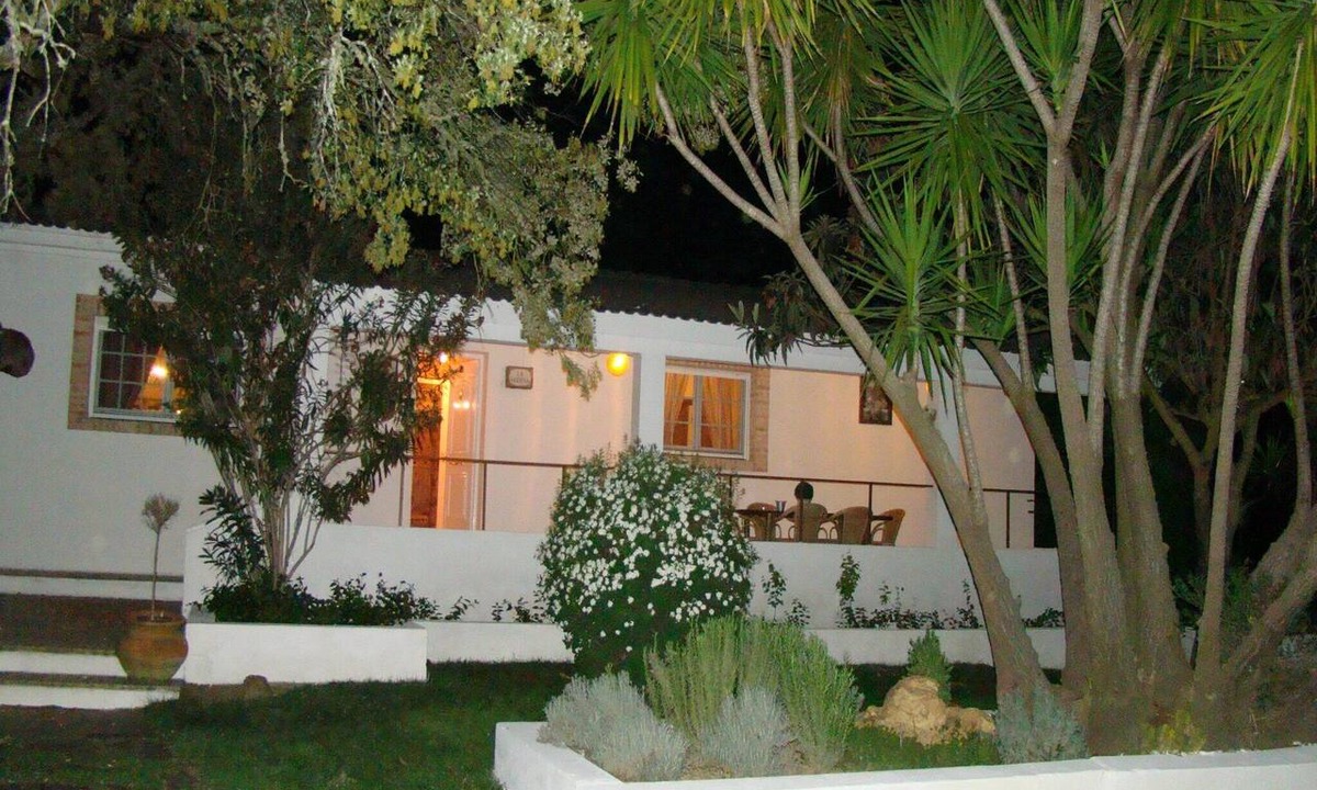 Herrera de Alcantara House | Holiday Home in Tajo Reserve with Pool